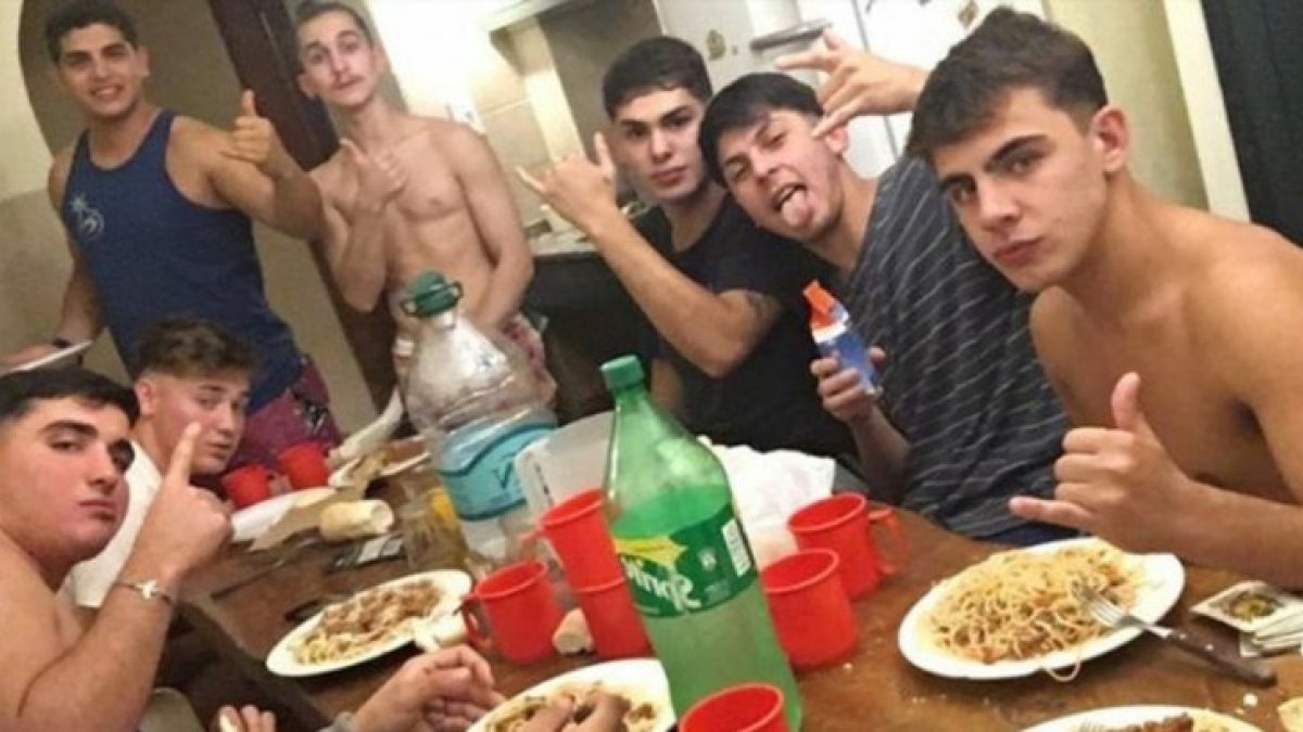 Los detenidos eran parte de un grupo de WhatsApp llamado 'Losdeboca3'.