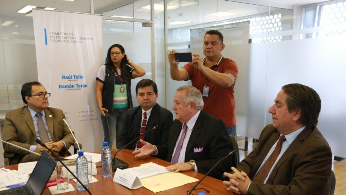 El rector de la Universidad, Roberto Passailaigue compareció a la Comisión de Participación Ciudadna