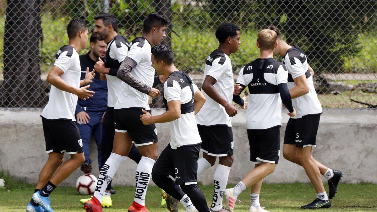 Práctica de Independiente del Valle en el complejo Chillo Jijón.