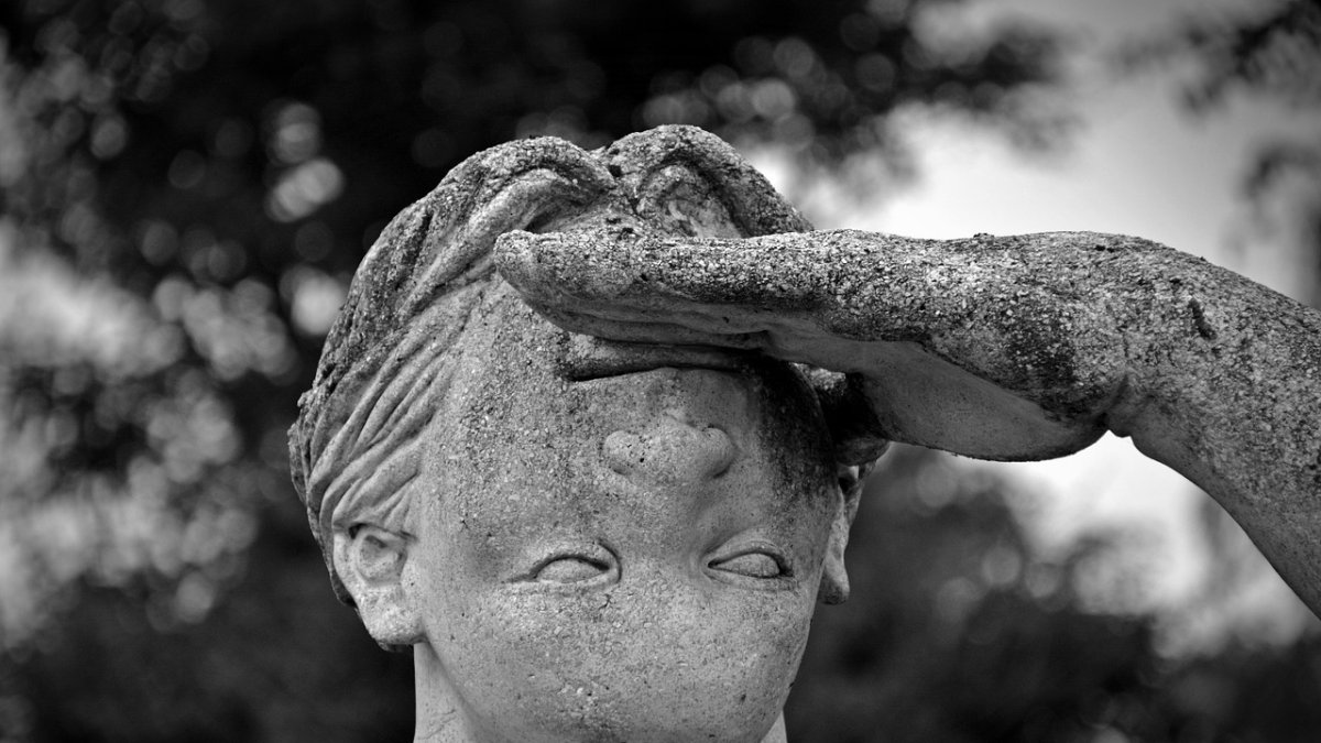 Desde la antigüedad, el discurso femenino ha sido silenciado por el masculino en los espacios de poder, según la historiadora estadounidense Mary Beard.