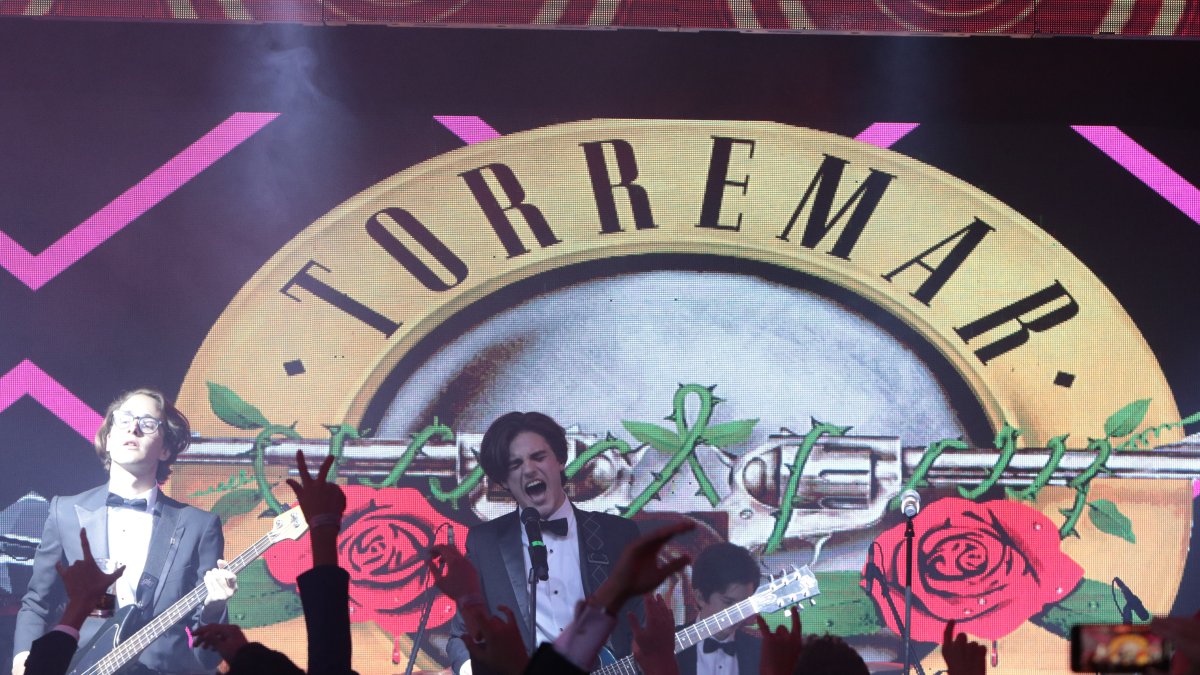 Se acercaba la medianoche cuando la agrupación Los Suculentos Tigrillos entonó las primeras notas de la canción Sweet child o’ mine, de Guns N’ Roses.