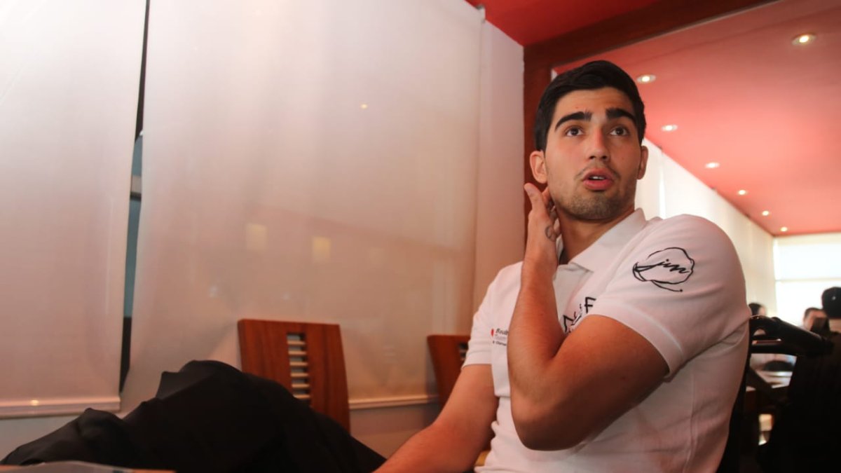 El piloto ecuatoriano Juan Manuel Correa pidió unidad al país para enfrentar la pandemia del coronavirus.