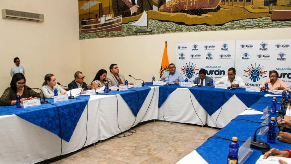 El Concejo de Durán está integrado por siete hombres y cinco mujeres.