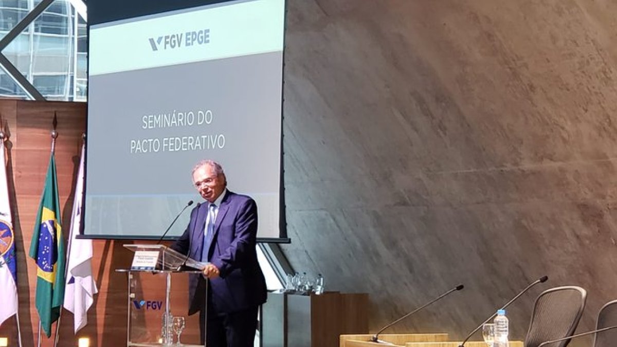 La semana pasada, en otras controversiales declaraciones, el ministro de Economía de Brasil, Paulo Guedes, comparó a funcionarios de ese país con 