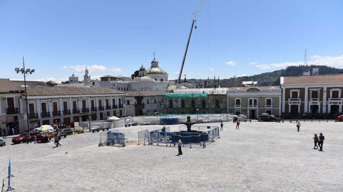 En la plaza de San Francisco en el Centro Histórico se enumeraron las piedras para volverlas a colocar