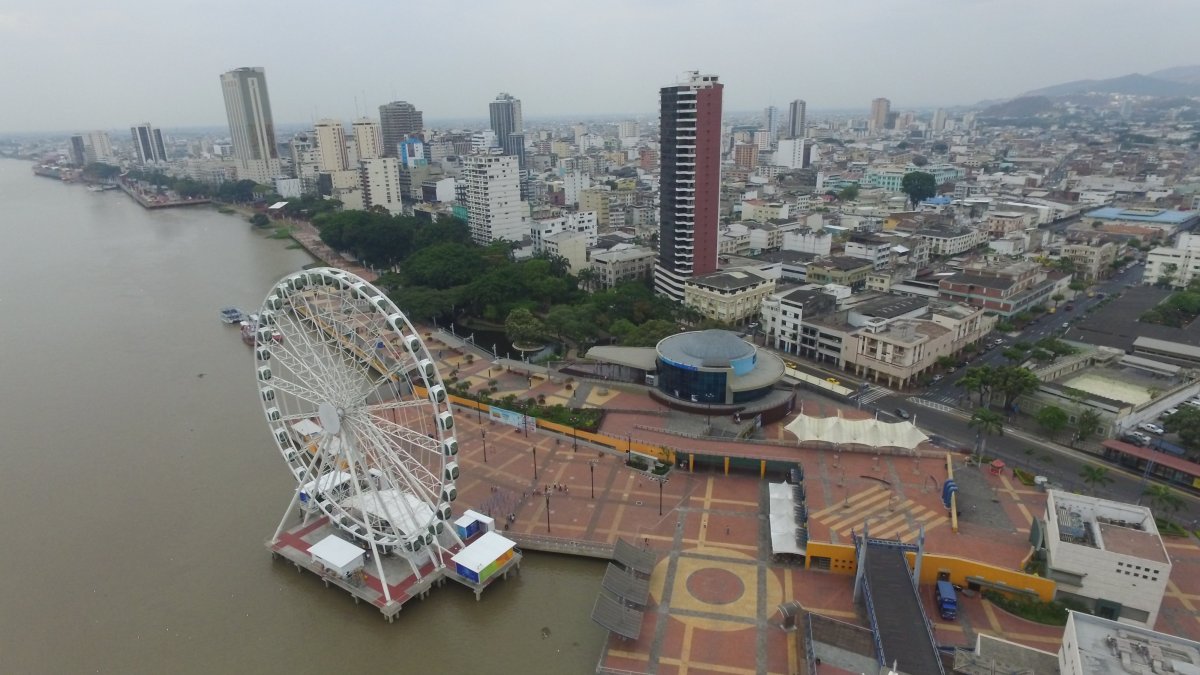 Imagen de archivo de la noria, ubicada en el Malecón Simón Bolívar de Guayaquil.