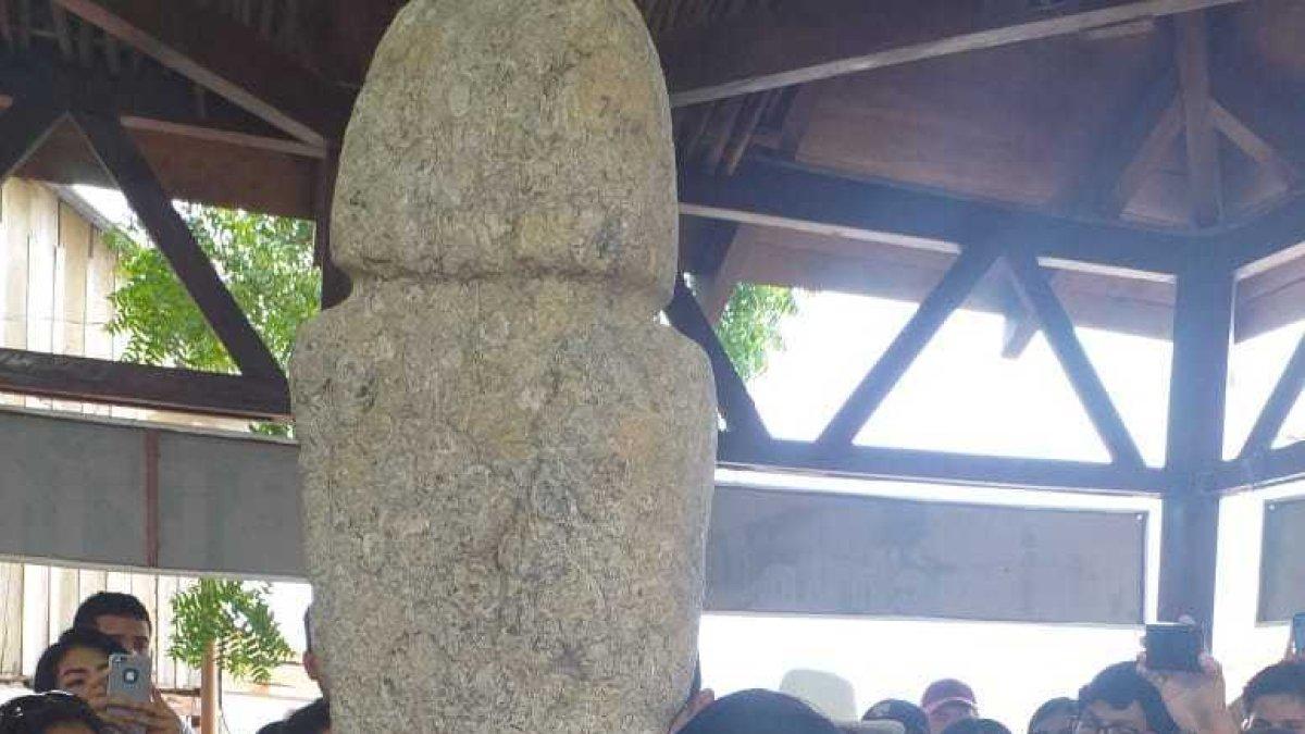 Hace un año, así, lucía el monolito, ahora el turismo no llega a Sacachún.