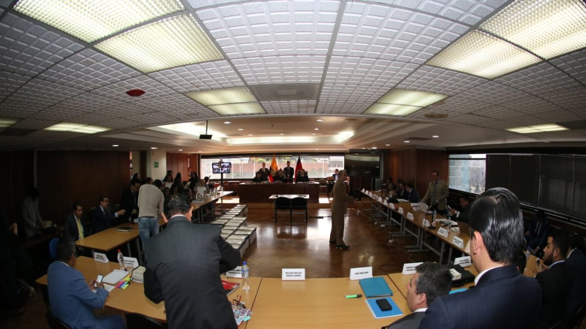 La Fiscalía investigó una presunta organización delincuencial destinada a recibir y distribuir aportes ilegales de contratistas del Estado a las campañas de Alianza PAIS.