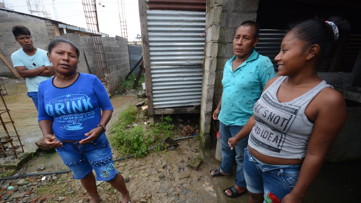 Las poblaciones fronterizas están expuestas a vejámenes por la presencia de grupos irregulares