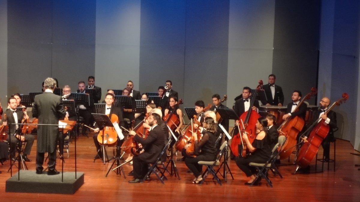 Acto. La Orquesta Filarmónica Municipal interpretó la Sinfonía n° 4 de Beethoven.