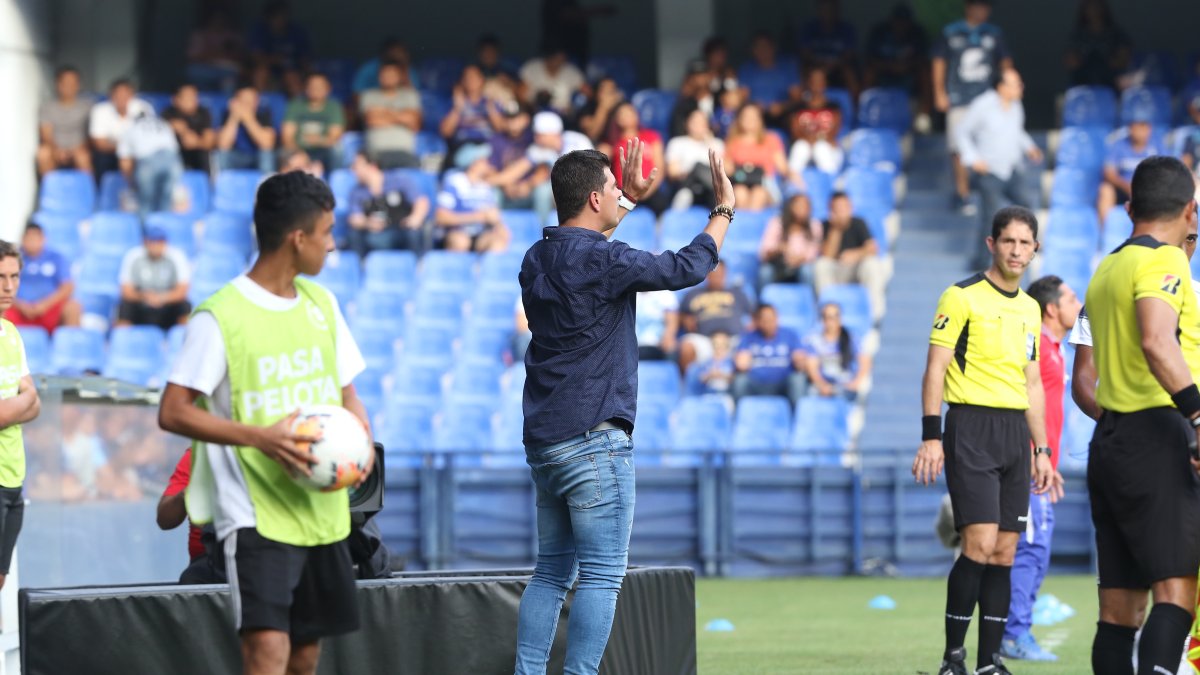 Ismael Rescalvo dijo que hablará con Pedro Ortiz, para que el golero logre adapratse mejor al estilo que él desea.