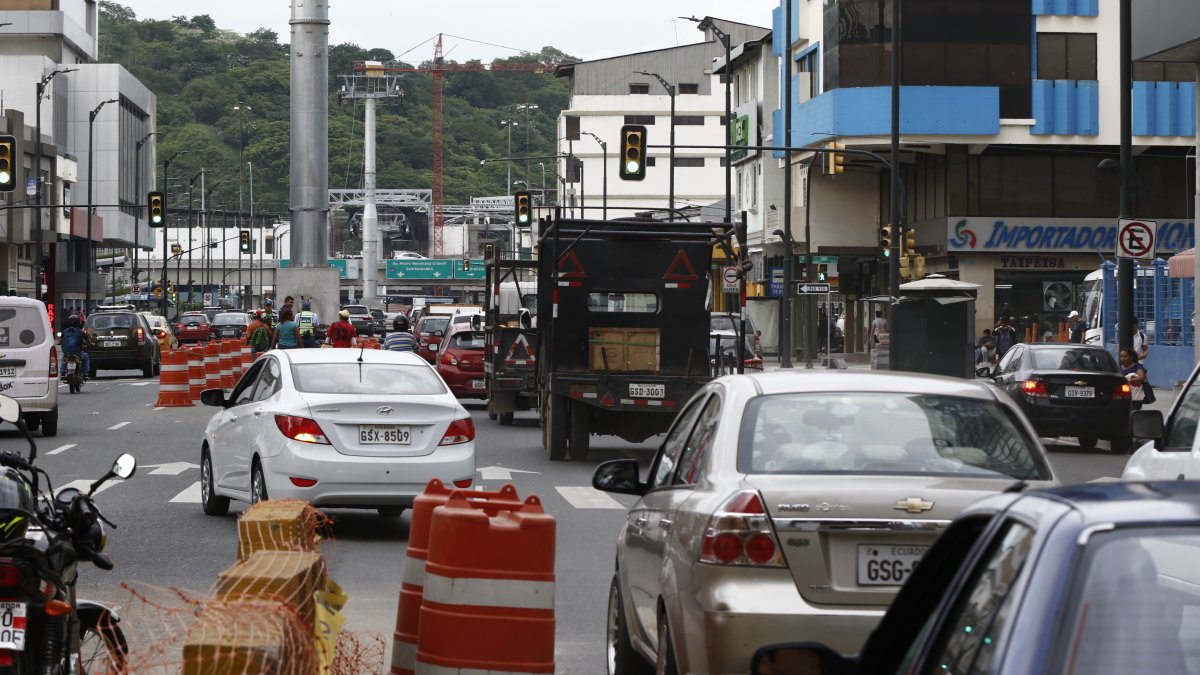 Espacio. La avenida Quito, donde se asienta la estación 1 de la Aerovía, será cerrada por 30 días, para efectuar el tensado.
