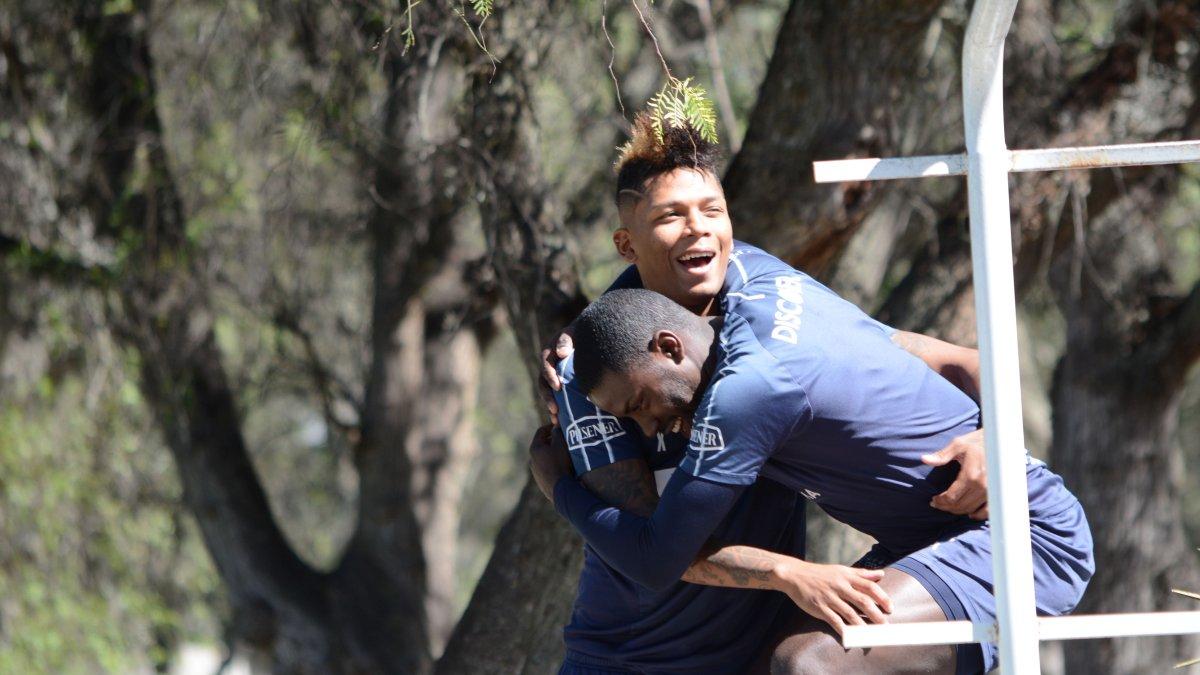 Los jugadores de Liga de Quito reciben capacitación sobre cuidados para disminuir los daños por los rayos ultravioleta