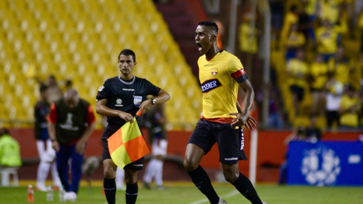 Fidel Martínez celebra uno de sus goles marcados en la presente Copa Libertadores.