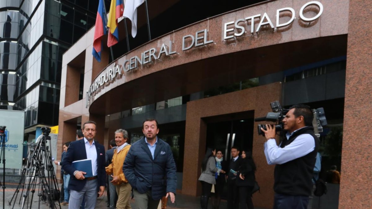 El asambleísta Fabricio Villamar acudió a la Procuraduría General