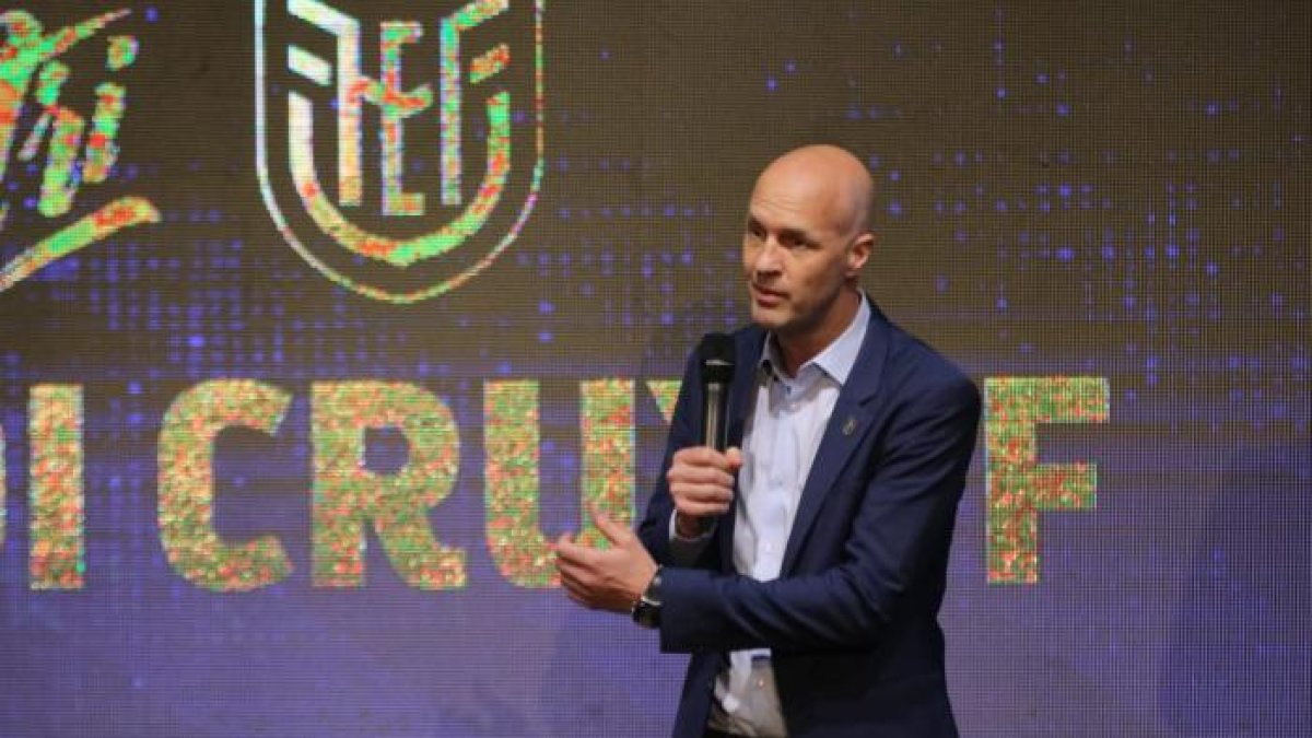 Jordi Cruyff debutará como director técnico de Ecuador el 26 de marzo en su encuentro ante Argentina.
