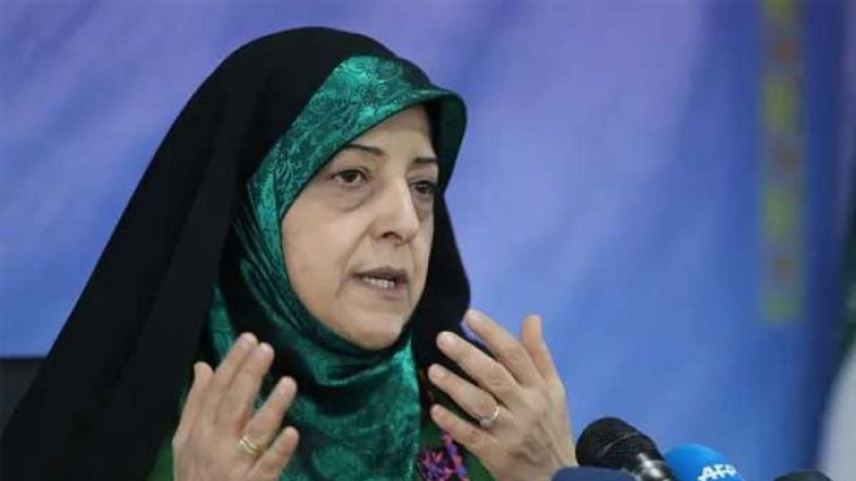 Masumeh Ebtaker presentó síntomas durante su participación en una reunión de ministros.