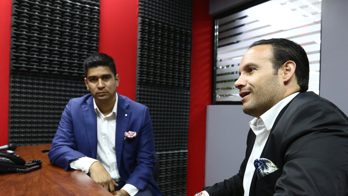 Situación. Francisco Egas (d), presidente de Ecuafútbol, ha comenzado a recibir cuestionamientos, incluso de Jaime Estrada (i), su compañero de fórmula. 