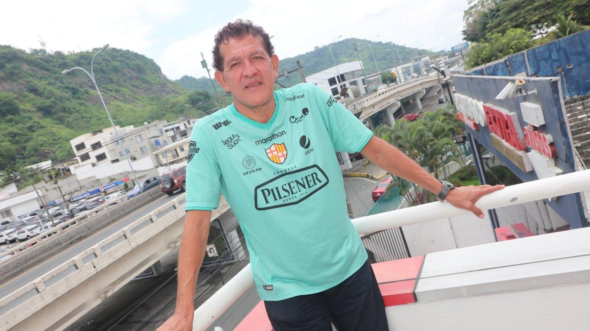 Víctor Mendoza, el recordado Espartaco, en Gráficos Nacionales.