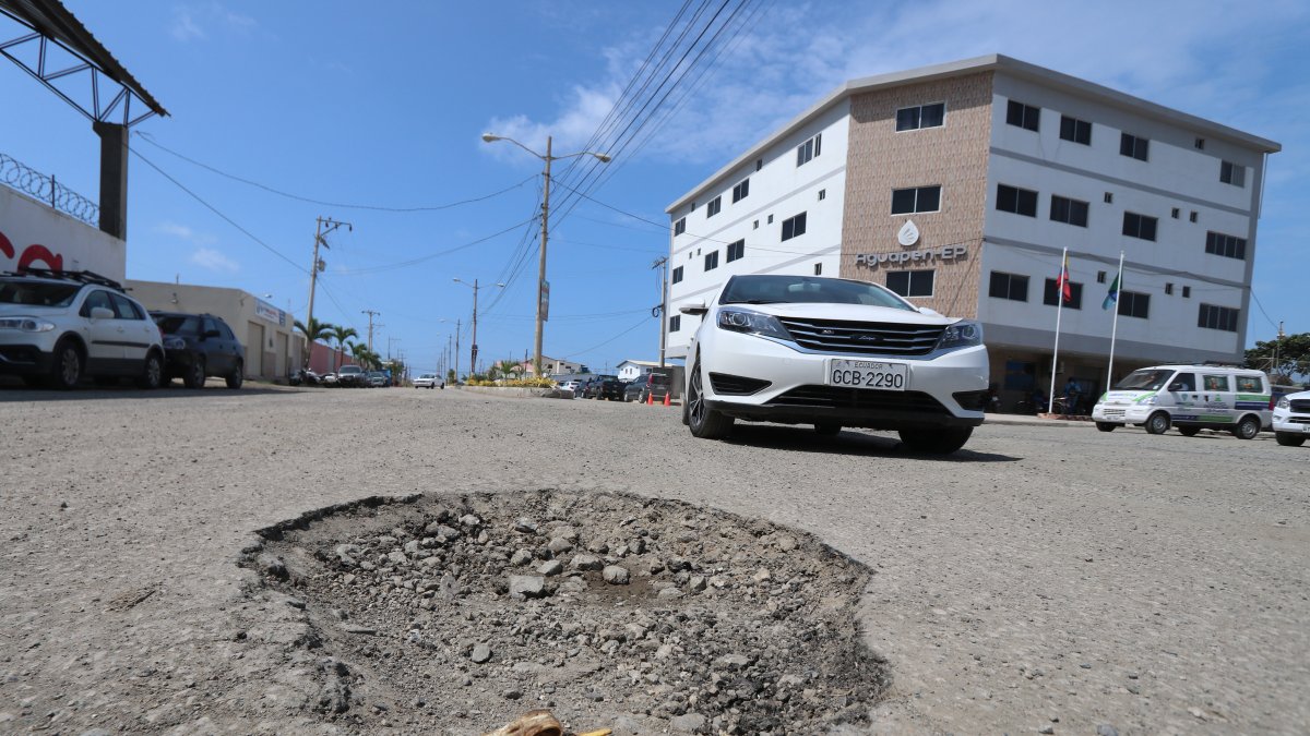 Solo el 20,13 % de las vías de Salinas están en buen estado, según el último plan de ordenamiento.