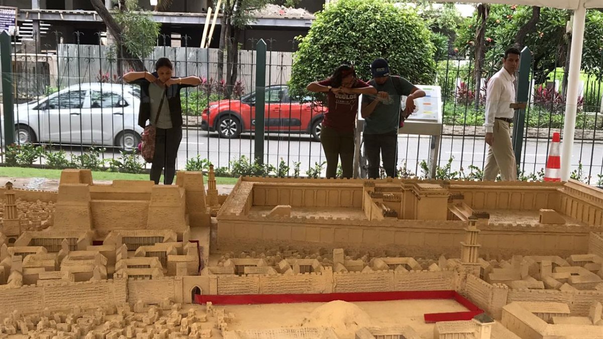 El pueblo de Jerusalén en miniatura, exhibida en el parque de Urdesa.