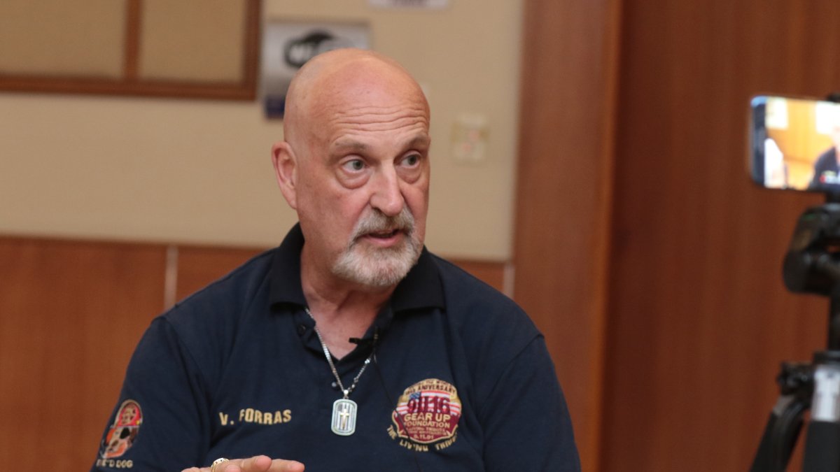 Visita. El experto recomienda mantener de forma permanente las acciones en la comunidad y en casa.