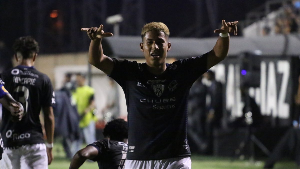 Darlin Leiton festeja tras marcar el gol que le dio el título al Independiente del Valle.
