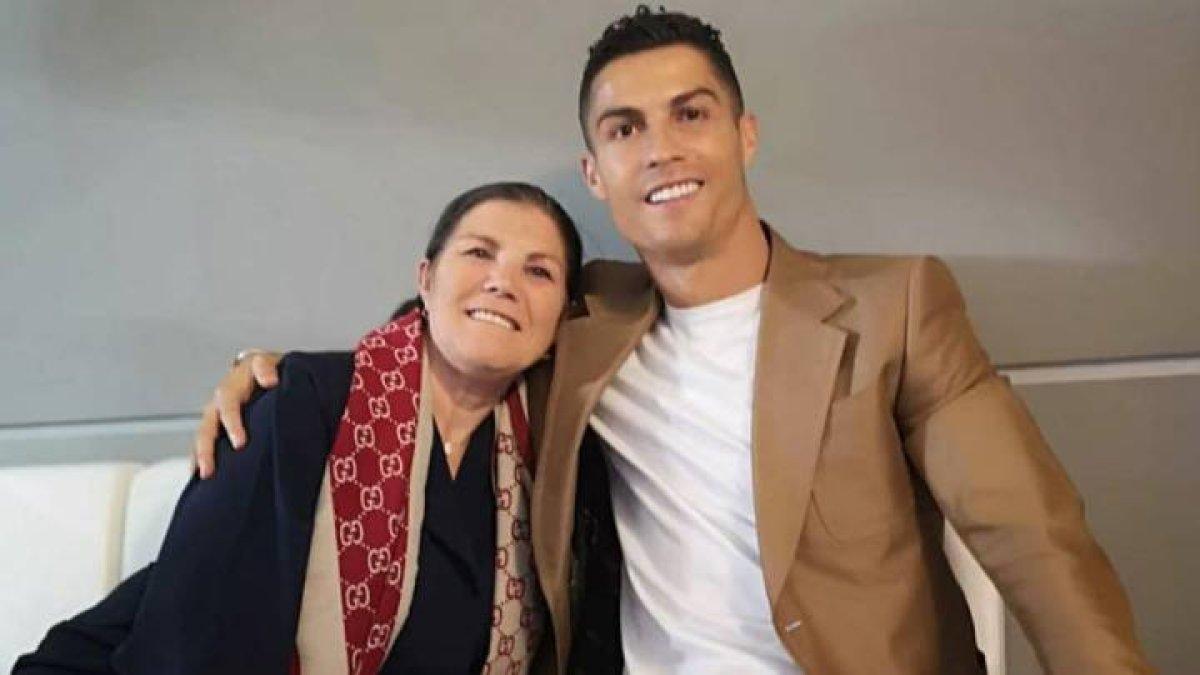 Imagen referencial. Cristiano Ronaldo junto a su madre, Dolores Aveiro.