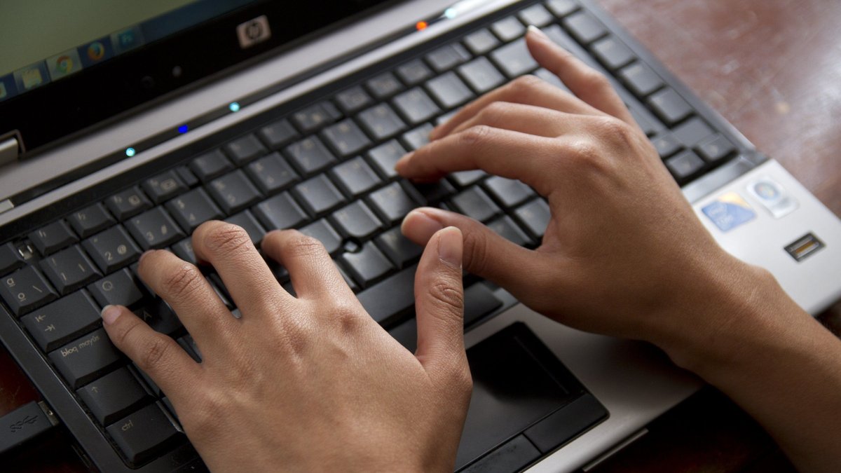 En abril de 2019, luego del retiro del asilo a Julian Assange, Ecuador recibió algo más de 40 millones de ataques informáticos.