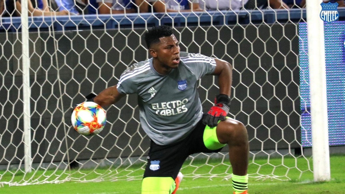 Pedro Ortiz, guardameta de Emelec, fue señalado por los medios y el emelecismo por el último juego.