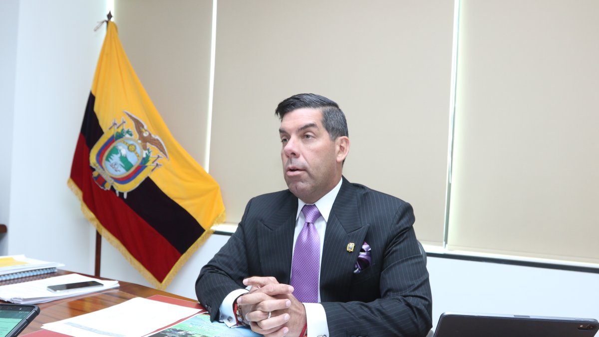 Raúl Ledesma dejó su cargo como ministro del Ambiente tras casi siete meses en funciones.