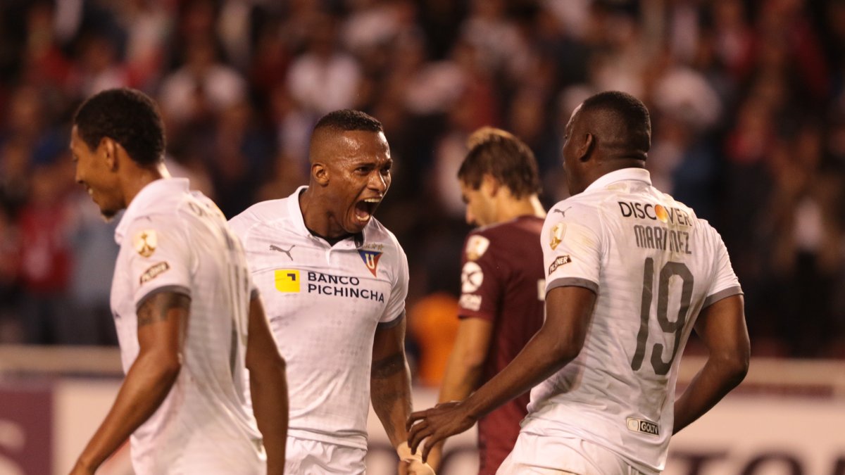 Antonio Valencia es la principal baja de los albos. Él terminó el contrato durante la paralización. Estuvo en la victoria sobre River Plate.