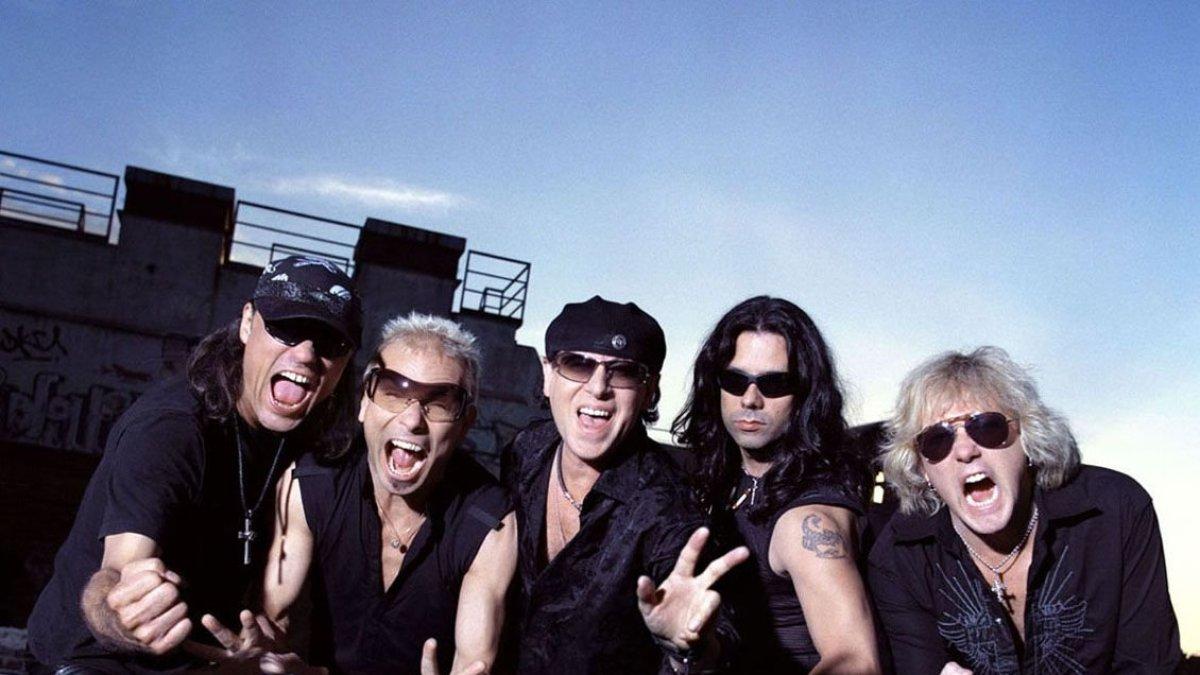 La banda extranjera no se pudo presentar debido al estado de Excepción y sus fanáticos fueron afectados