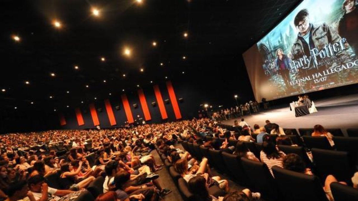 El monopolio de los grandes productos norteamericanos acapara cada vez más pantallas y reduce el circuito de exhibición de artículos propios. .