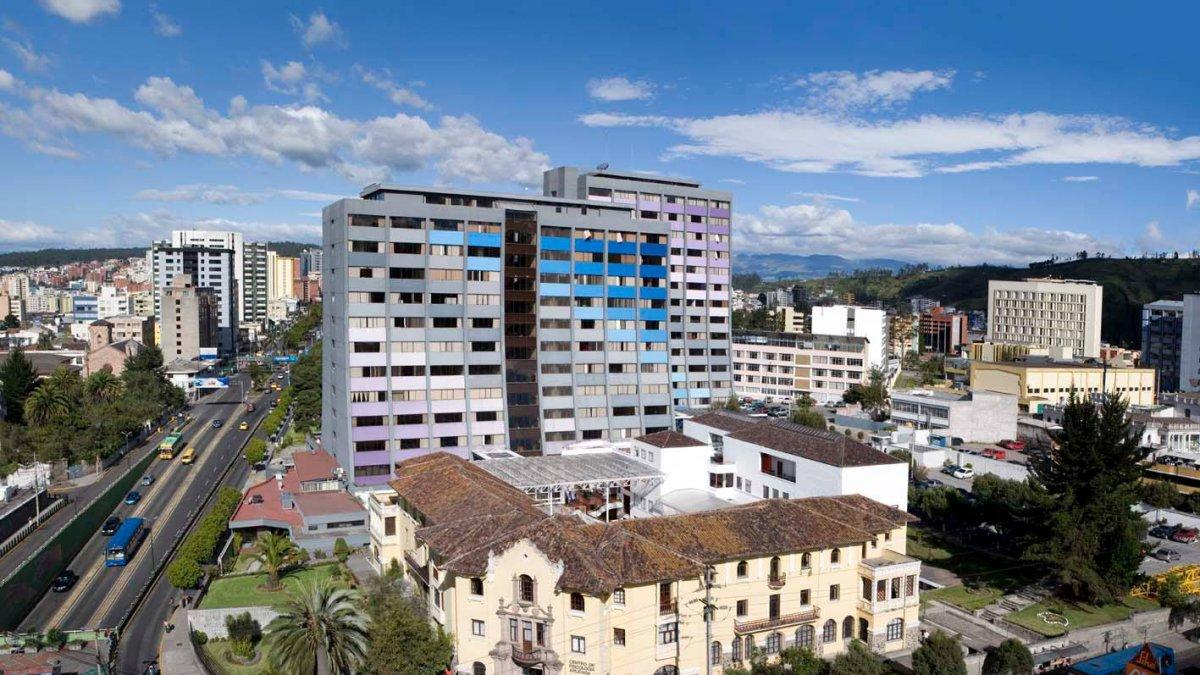 La universidad tiene su sede en la ciudad de Quito.
