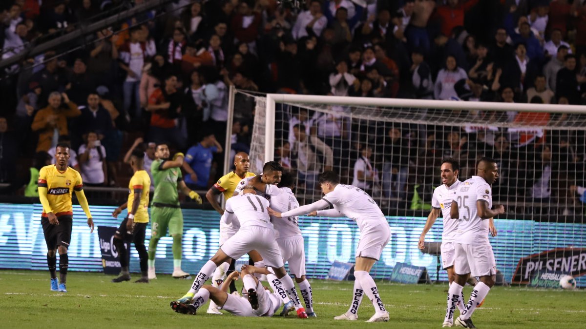 Liga de Quito derrotó a Barcelona en el estadio Casa Blanca.