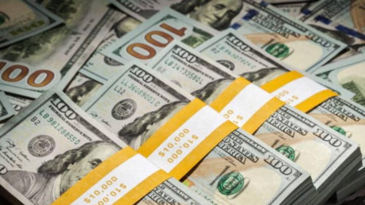 El documento indica que la economía del país presenta un estancamiento.