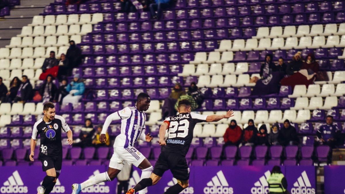 El ecuatoriano Stiven Plaza ha sido víctima de constantes lesiones en su primera experiencia internacional.