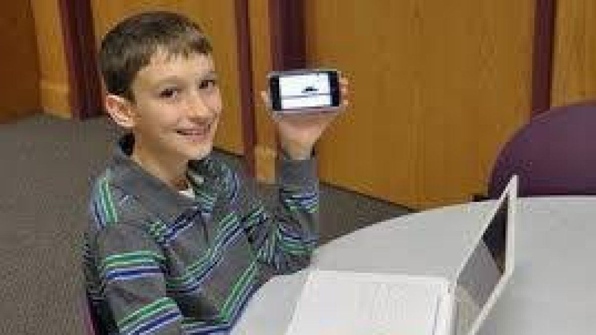 Robert Nay de 14 años fundó el juego Bubble Ball en el cual recaudó $2 millones, en dos semanas.