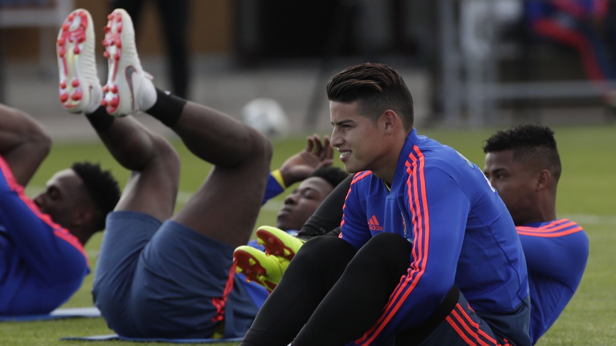 El jugador de la selección colombiana de fútbol, James Rodriguez, fue preconvocado en la lista de Queiroz, pese a que no juega con el Real Madrid desde el 6 de febrero pasado.