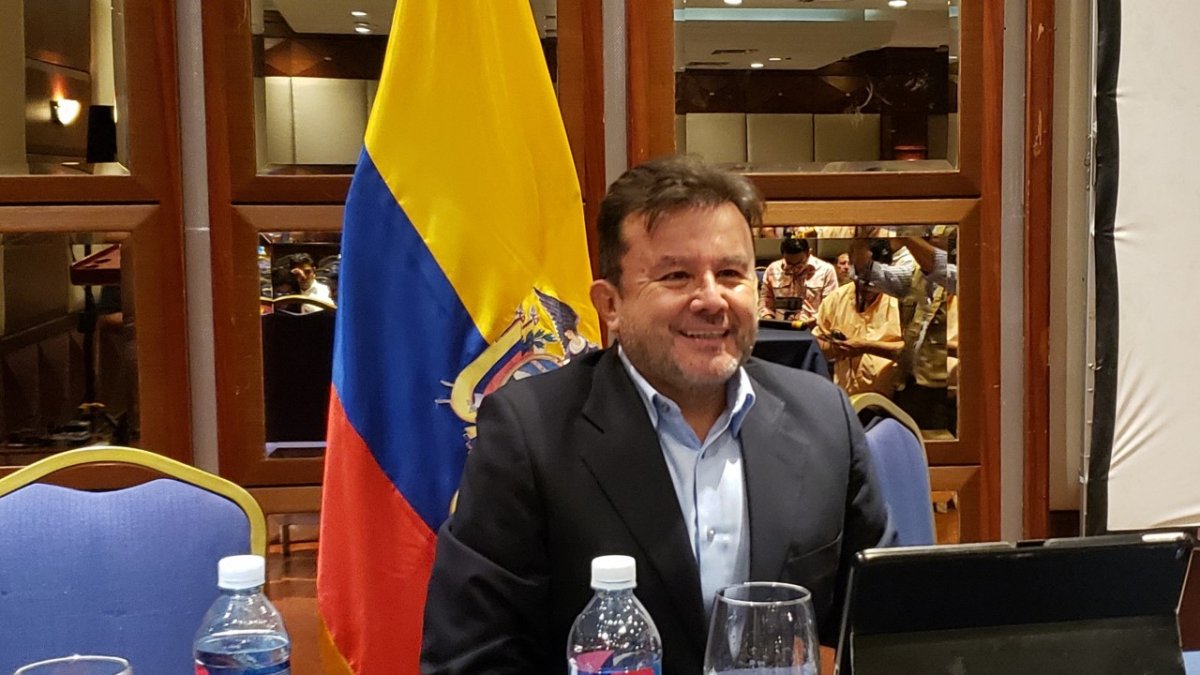 Óscar Brito presentó su precandidatura presidencial para las elecciones 2021 en Guayaquil.