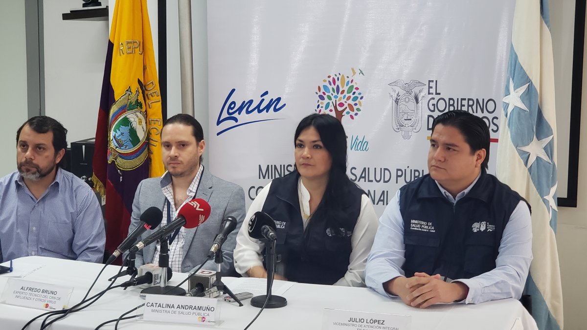 La ministra Catalina Andramuño en una de las pocas ruedas de prensa que dio después de la confirmación del primer caso de coronavirus.