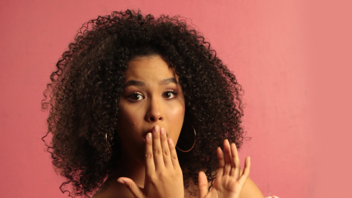 Yilda tiene más de 10 años de carrera.