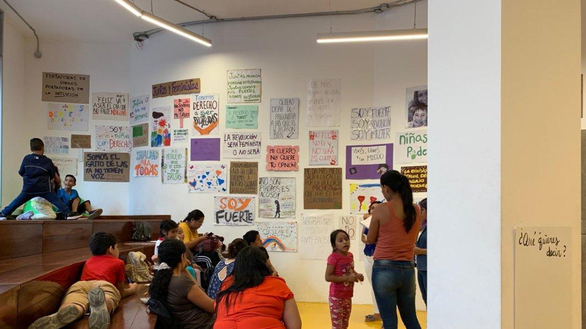 Muestra. Los carteles se exhiben en la sala La Ría.