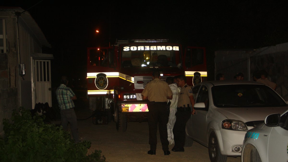 Las autoridades llegaron hasta la casa de la víctima, donde descubrieron su cadáver.