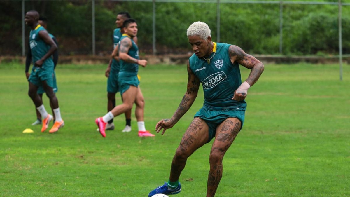 Michael Arroyo fue parte del grupo de jugadores de Barcelona que no viajó a Brasil para el partido de Copa Libertadores.