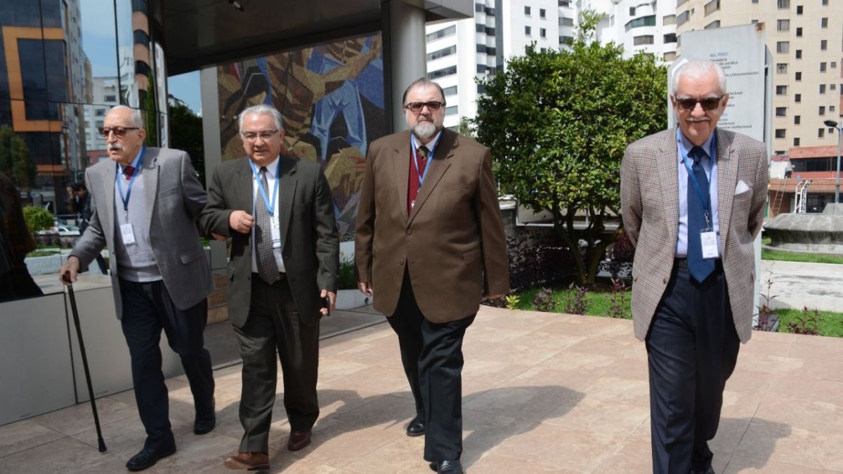 Simón Espinosa, Francisco Rocha, Gonzálo Ruiz y Abelardo Pachano son parte del comité que busca mediar en el CNE.