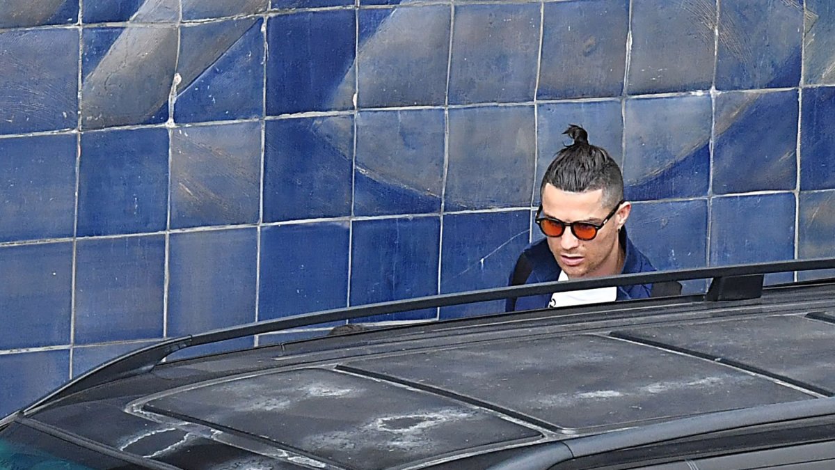 El astro portugués permanece en su Funchal natal, donde descansaba al momento de ser declarado el peligro en toda Italia.