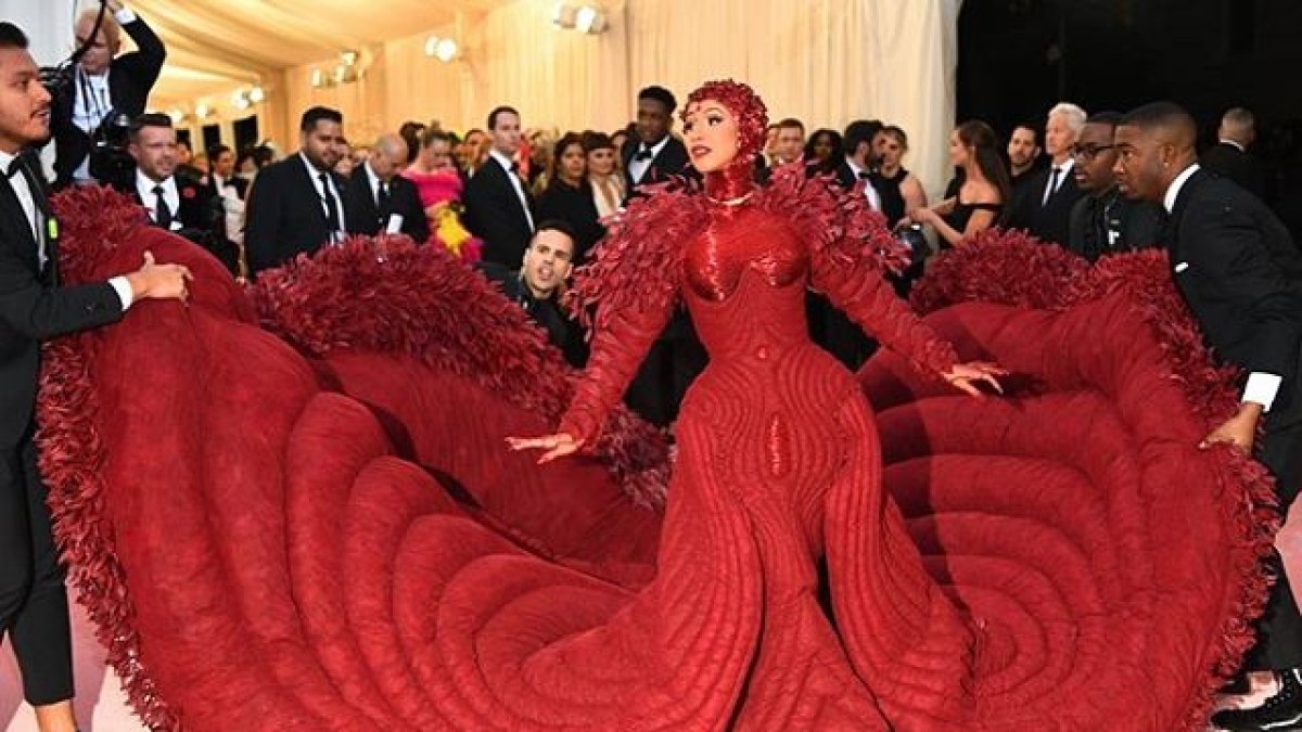 Cardi B en la alfombra 'rosada' de la Met Gala del 2019.