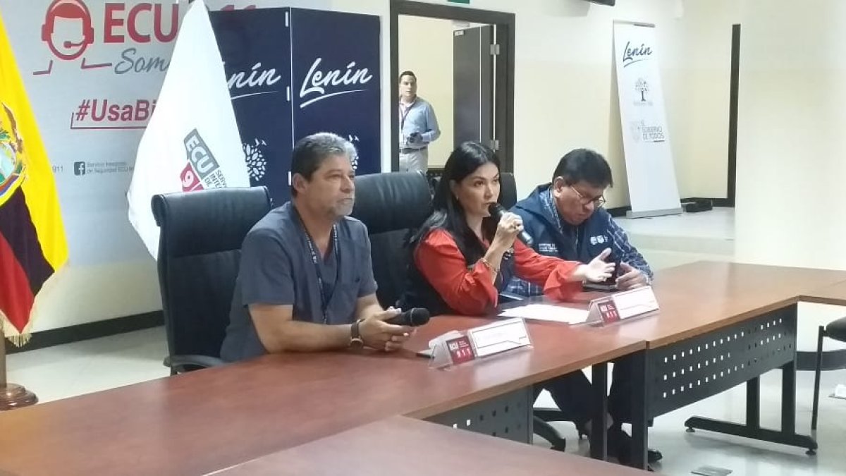 La ministra de Salud fue la encargada de dar la noticia del primer fallecimiento.